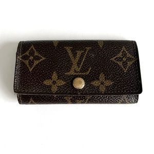 Authentic Louis Vuitton Monogram 4 Key Holder